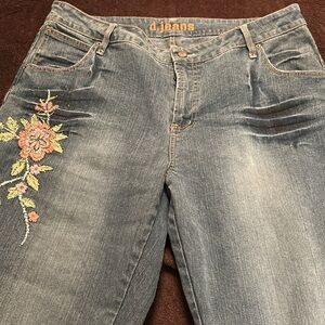 D jeans cropped embroidered denim jeans